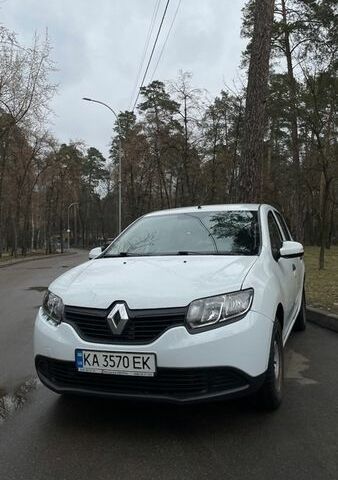 Белый Рено Сандеро, объемом двигателя 1.15 л и пробегом 356 тыс. км за 4700 $, фото 1 на Automoto.ua