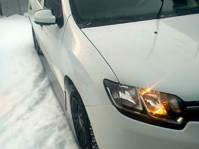 Белый Рено Сандеро, объемом двигателя 1.1 л и пробегом 11200 тыс. км за 6700 $, фото 1 на Automoto.ua