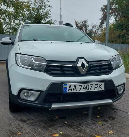 Білий Рено Сандеро, об'ємом двигуна 1.46 л та пробігом 102 тис. км за 10500 $, фото 1 на Automoto.ua