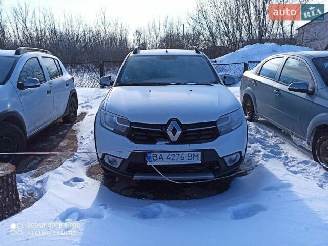Белый Рено Сандеро, объемом двигателя 1.46 л и пробегом 383 тыс. км за 4000 $, фото 1 на Automoto.ua