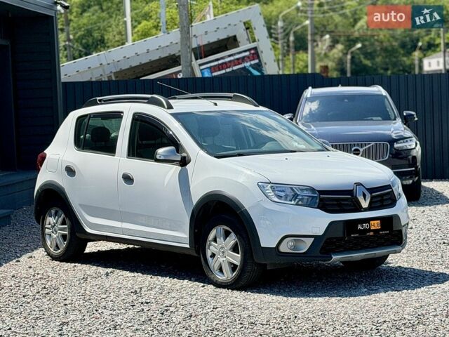 Білий Рено Сандеро, об'ємом двигуна 0.9 л та пробігом 105 тис. км за 7700 $, фото 1 на Automoto.ua