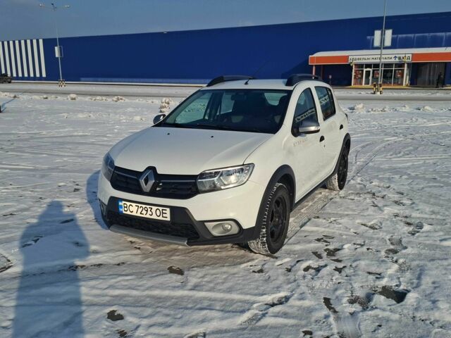 Белый Рено Сандеро, объемом двигателя 1.5 л и пробегом 132 тыс. км за 8999 $, фото 1 на Automoto.ua
