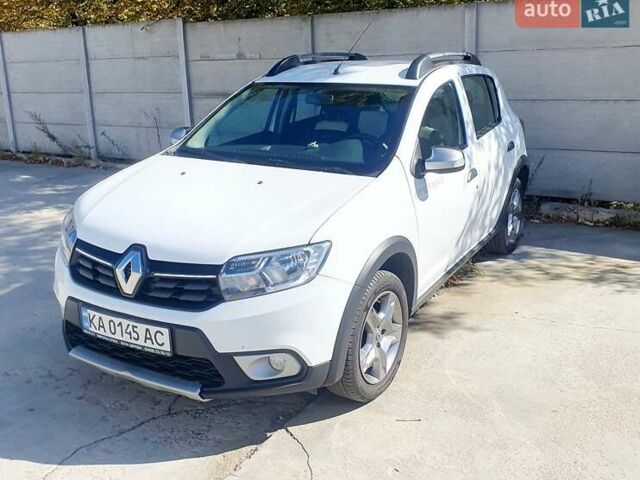 Білий Рено Сандеро, об'ємом двигуна 0.9 л та пробігом 180 тис. км за 9500 $, фото 1 на Automoto.ua