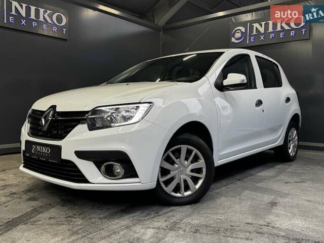 Білий Рено Сандеро, об'ємом двигуна 1.5 л та пробігом 91 тис. км за 9000 $, фото 1 на Automoto.ua