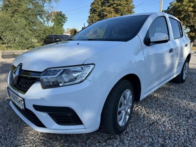 Белый Рено Сандеро, объемом двигателя 1 л и пробегом 85 тыс. км за 8457 $, фото 1 на Automoto.ua