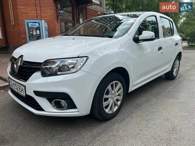 Белый Рено Сандеро, объемом двигателя 1 л и пробегом 38 тыс. км за 9900 $, фото 1 на Automoto.ua