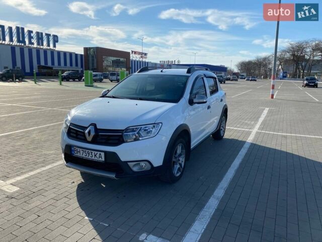 Белый Рено Сандеро, объемом двигателя 1.46 л и пробегом 68 тыс. км за 11900 $, фото 1 на Automoto.ua
