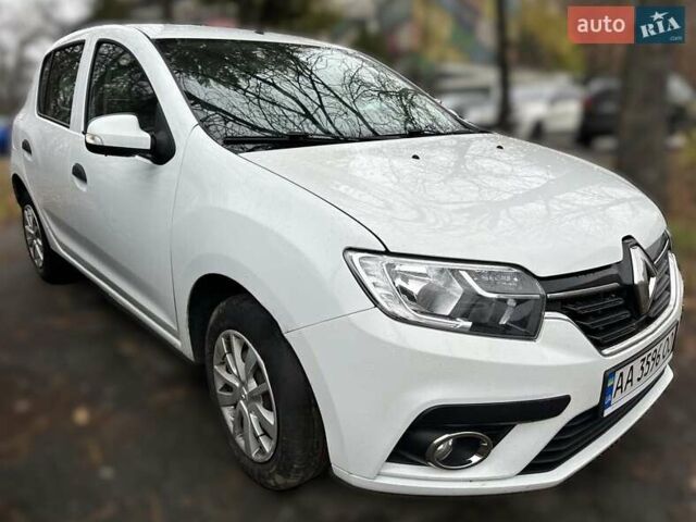 Білий Рено Сандеро, об'ємом двигуна 1.46 л та пробігом 99 тис. км за 8000 $, фото 1 на Automoto.ua