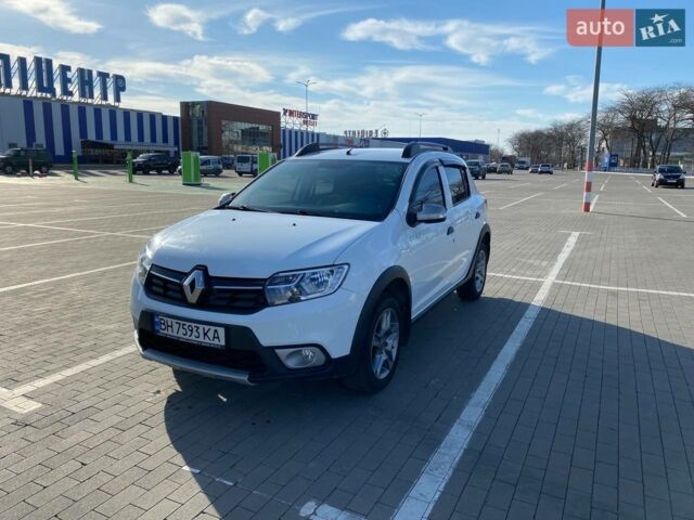 Белый Рено Сандеро, объемом двигателя 1.46 л и пробегом 68 тыс. км за 11900 $, фото 1 на Automoto.ua
