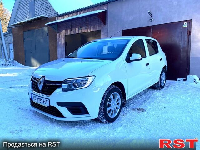Белый Рено Сандеро, объемом двигателя 1 л и пробегом 51 тыс. км за 8800 $, фото 1 на Automoto.ua