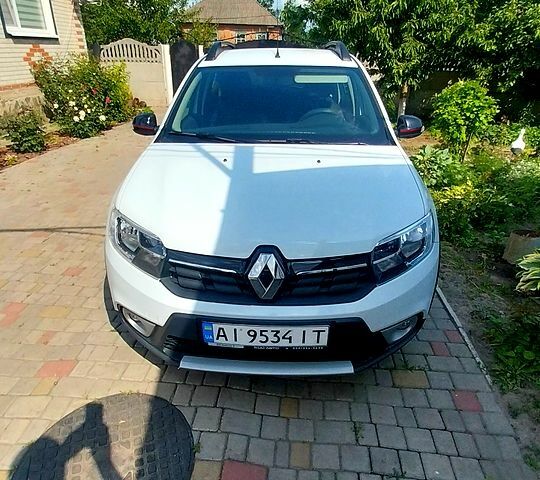 Белый Рено Сандеро, объемом двигателя 1.5 л и пробегом 62 тыс. км за 13000 $, фото 1 на Automoto.ua