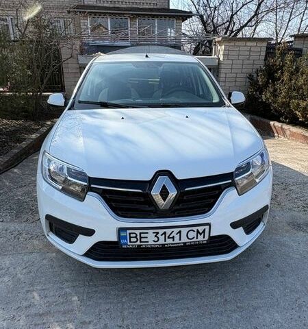 Белый Рено Сандеро, объемом двигателя 1 л и пробегом 21 тыс. км за 12000 $, фото 1 на Automoto.ua