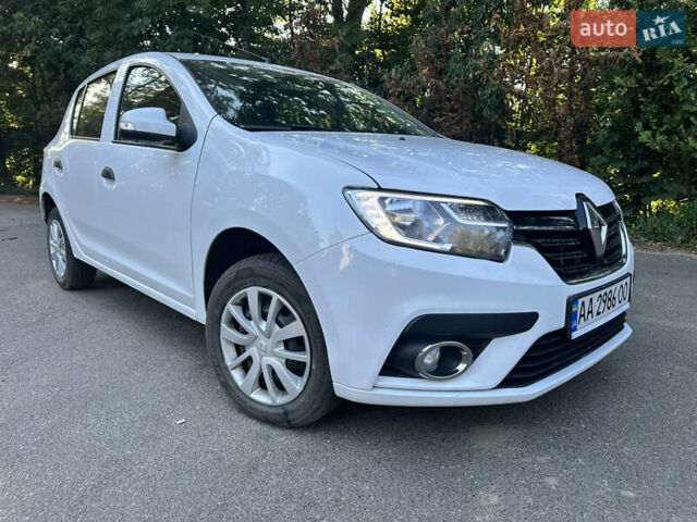 Білий Рено Сандеро, об'ємом двигуна 1.46 л та пробігом 135 тис. км за 8000 $, фото 1 на Automoto.ua