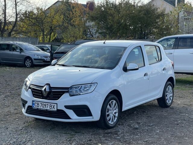 Білий Рено Сандеро, об'ємом двигуна 1 л та пробігом 31 тис. км за 8900 $, фото 1 на Automoto.ua