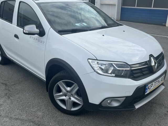 Белый Рено Сандеро, объемом двигателя 1.5 л и пробегом 125 тыс. км за 10500 $, фото 1 на Automoto.ua