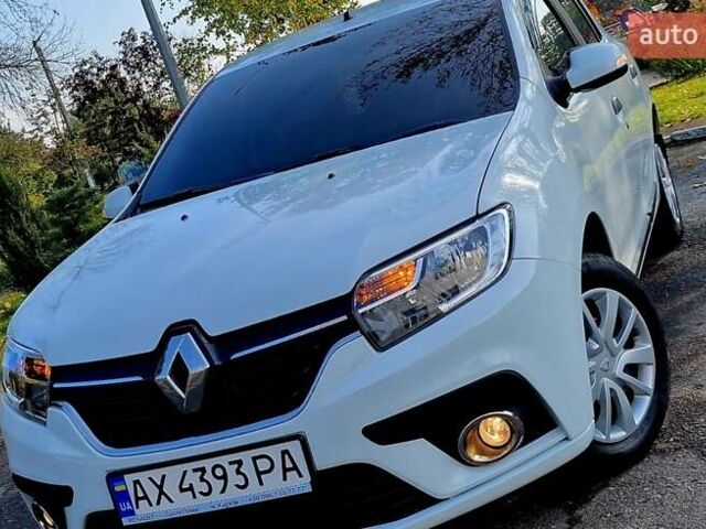 Білий Рено Сандеро, об'ємом двигуна 0.9 л та пробігом 13 тис. км за 9650 $, фото 1 на Automoto.ua