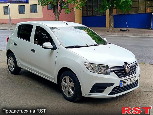 Белый Рено Сандеро, объемом двигателя 1 л и пробегом 48 тыс. км за 9000 $, фото 1 на Automoto.ua