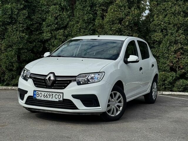 Белый Рено Сандеро, объемом двигателя 1 л и пробегом 36 тыс. км за 8499 $, фото 1 на Automoto.ua
