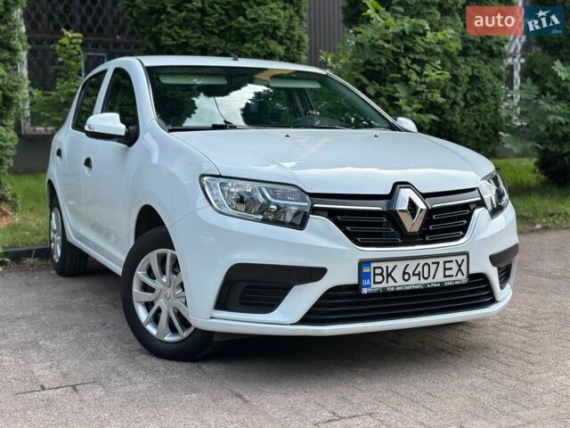 Білий Рено Сандеро, об'ємом двигуна 1 л та пробігом 47 тис. км за 8200 $, фото 1 на Automoto.ua