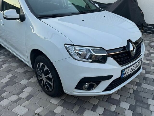 Білий Рено Сандеро, об'ємом двигуна 0.9 л та пробігом 97 тис. км за 10000 $, фото 1 на Automoto.ua