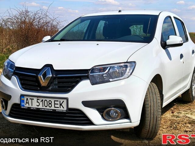 Білий Рено Сандеро, об'ємом двигуна 0.9 л та пробігом 33 тис. км за 10500 $, фото 1 на Automoto.ua