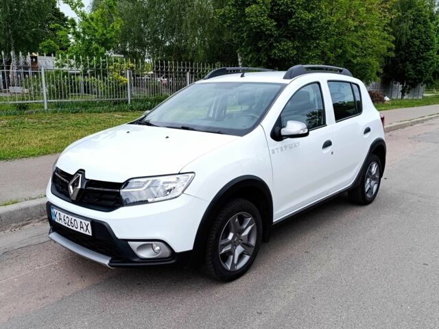 Белый Рено Сандеро, объемом двигателя 1.5 л и пробегом 100 тыс. км за 11550 $, фото 1 на Automoto.ua