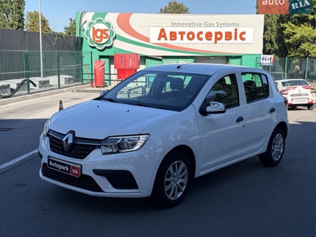 Белый Рено Сандеро, объемом двигателя 1 л и пробегом 126 тыс. км за 8990 $, фото 1 на Automoto.ua