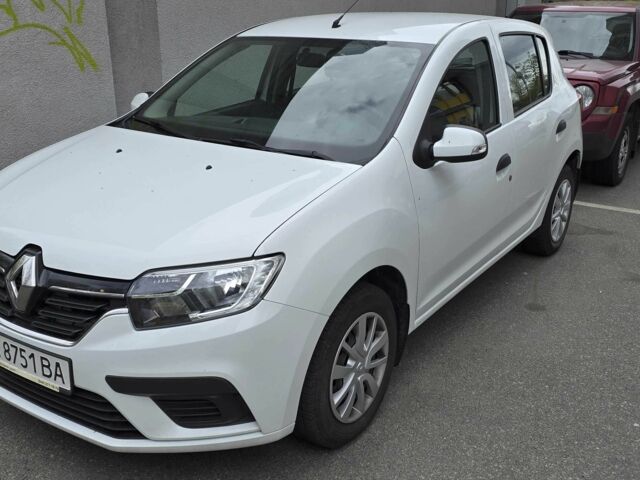 Белый Рено Сандеро, объемом двигателя 1 л и пробегом 161 тыс. км за 8500 $, фото 1 на Automoto.ua