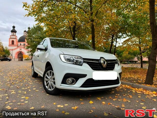 Білий Рено Сандеро, об'ємом двигуна 1 л та пробігом 10000 тис. км за 7990 $, фото 1 на Automoto.ua