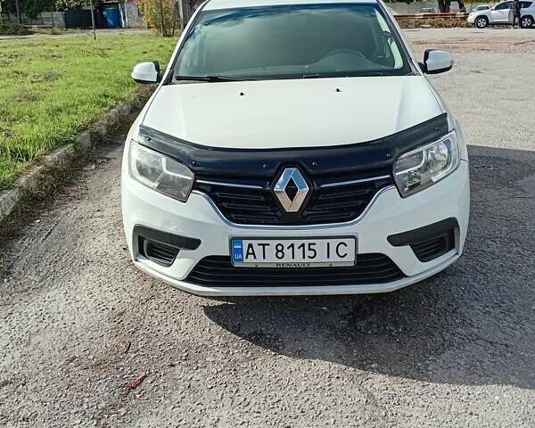 Белый Рено Сандеро, объемом двигателя 1.15 л и пробегом 187 тыс. км за 7500 $, фото 1 на Automoto.ua