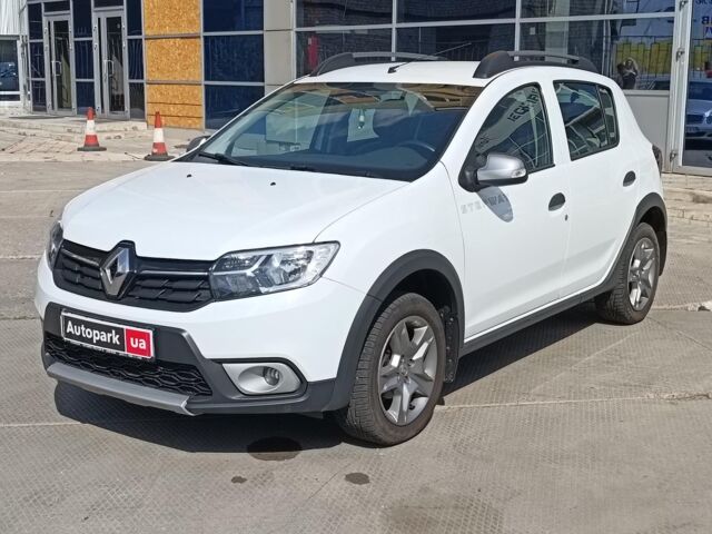 Белый Рено Сандеро, объемом двигателя 1.5 л и пробегом 80 тыс. км за 11290 $, фото 1 на Automoto.ua
