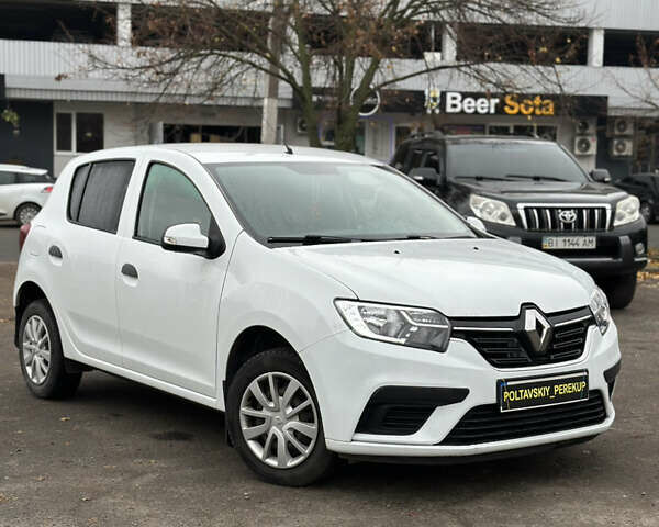 Белый Рено Сандеро, объемом двигателя 0 л и пробегом 51 тыс. км за 8000 $, фото 1 на Automoto.ua
