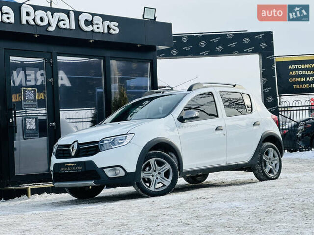 Белый Рено Сандеро, объемом двигателя 0.9 л и пробегом 103 тыс. км за 8900 $, фото 1 на Automoto.ua