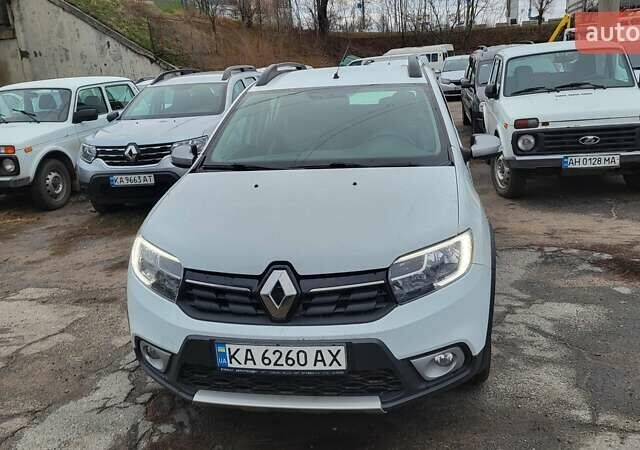 Белый Рено Сандеро, объемом двигателя 1.46 л и пробегом 100 тыс. км за 10500 $, фото 1 на Automoto.ua