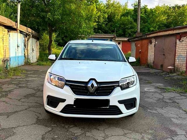 Білий Рено Сандеро, об'ємом двигуна 1.5 л та пробігом 37 тис. км за 11000 $, фото 1 на Automoto.ua