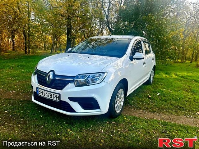 Білий Рено Сандеро, об'ємом двигуна 1 л та пробігом 53 тис. км за 9600 $, фото 1 на Automoto.ua