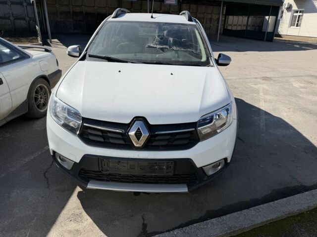 Білий Рено Сандеро, об'ємом двигуна 1.5 л та пробігом 152 тис. км за 6999 $, фото 1 на Automoto.ua