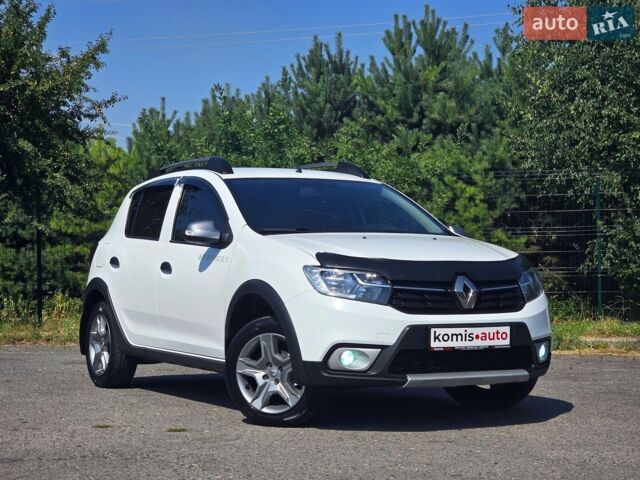 Білий Рено Сандеро, об'ємом двигуна 1.46 л та пробігом 80 тис. км за 11499 $, фото 1 на Automoto.ua