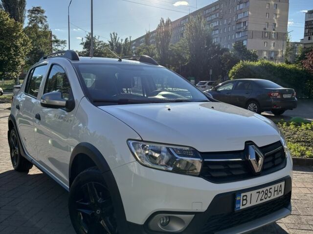 Білий Рено Сандеро, об'ємом двигуна 1.5 л та пробігом 153 тис. км за 10450 $, фото 1 на Automoto.ua
