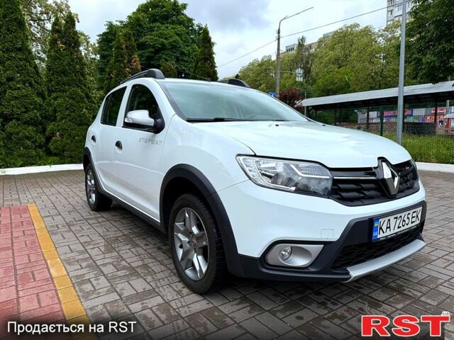 Белый Рено Сандеро, объемом двигателя 1.5 л и пробегом 87 тыс. км за 11650 $, фото 1 на Automoto.ua