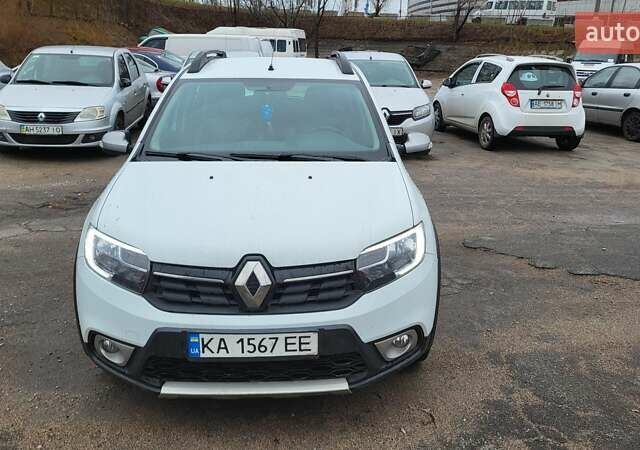 Белый Рено Сандеро, объемом двигателя 1.46 л и пробегом 84 тыс. км за 12000 $, фото 1 на Automoto.ua