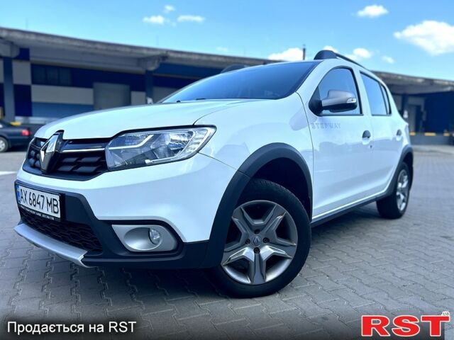 Белый Рено Сандеро, объемом двигателя 1.5 л и пробегом 87 тыс. км за 12450 $, фото 1 на Automoto.ua