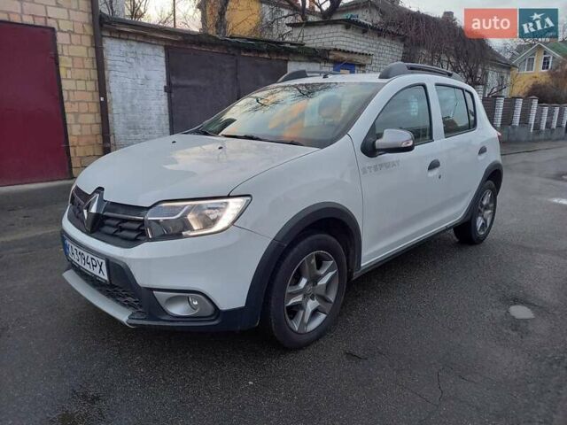 Белый Рено Сандеро, объемом двигателя 0.9 л и пробегом 50 тыс. км за 9999 $, фото 1 на Automoto.ua