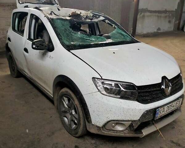 Белый Рено Сандеро, объемом двигателя 1.46 л и пробегом 50 тыс. км за 5000 $, фото 1 на Automoto.ua