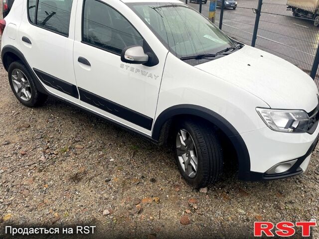 Белый Рено Сандеро, объемом двигателя 1.5 л и пробегом 37 тыс. км за 13500 $, фото 1 на Automoto.ua
