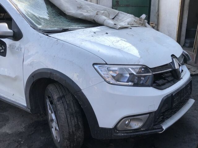 Білий Рено Сандеро, об'ємом двигуна 1.5 л та пробігом 71 тис. км за 2500 $, фото 1 на Automoto.ua