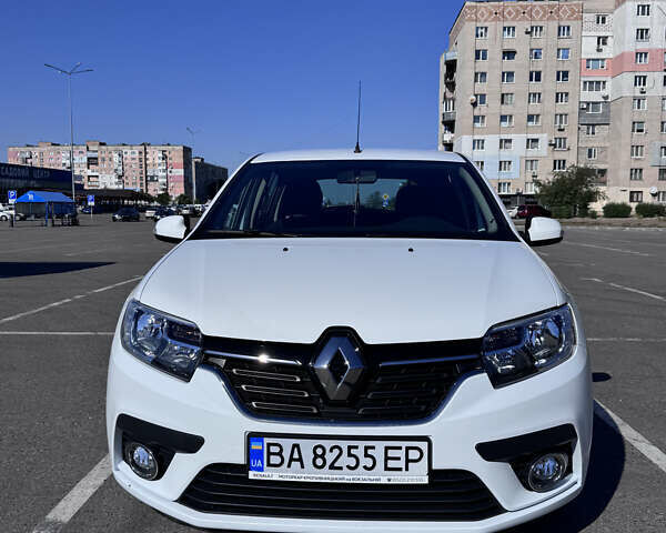 Белый Рено Сандеро, объемом двигателя 1 л и пробегом 20 тыс. км за 12000 $, фото 1 на Automoto.ua