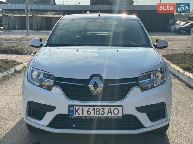 Білий Рено Сандеро, об'ємом двигуна 1.5 л та пробігом 32 тис. км за 13500 $, фото 1 на Automoto.ua