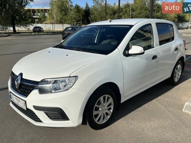 Белый Рено Сандеро, объемом двигателя 1 л и пробегом 131 тыс. км за 9400 $, фото 1 на Automoto.ua
