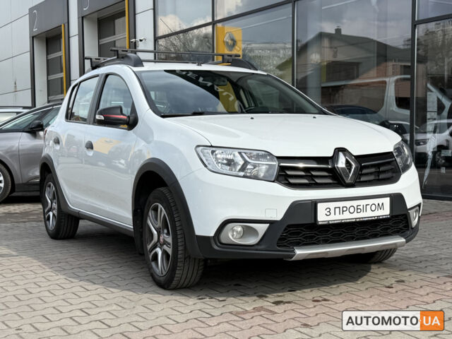 Белый Рено Сандеро, объемом двигателя 1.5 л и пробегом 180 тыс. км за 9800 $, фото 1 на Automoto.ua